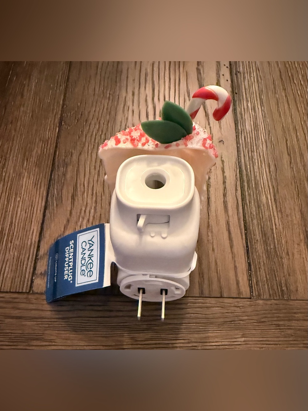 NWT Yankee Candle Christmas Cake ScentPlug Diffuser + Refill - Picture 4 of 8